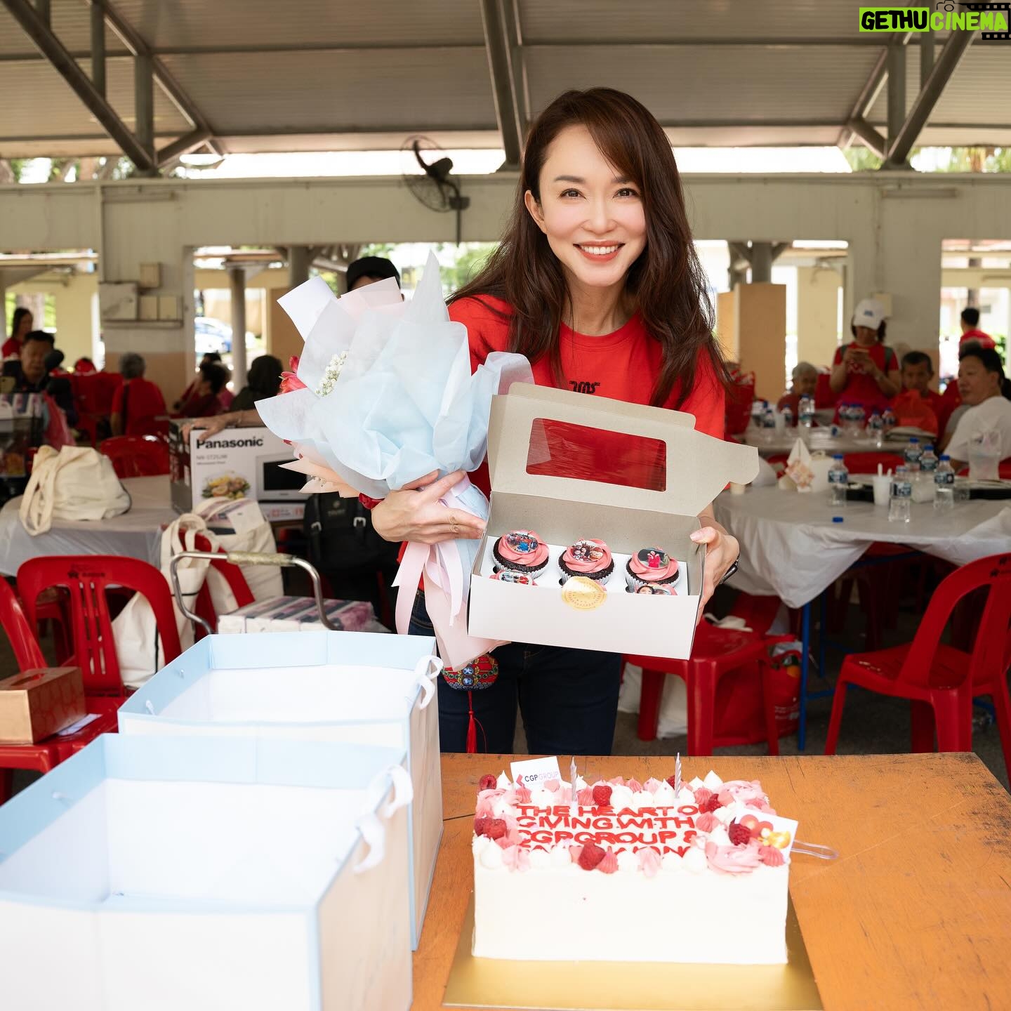 Fann Wong Instagram - Spreading love and joy at our yearly charity event in Ang Mo Kio, surrounded by 150 wonderful old folks who fill our hearts with warmth and smiles. 🌟 A heartfelt thank you to my amazing @fannaticfannclub for tirelessly arranging and making this charity event possible year after year. Your dedication and support make all the difference. And a special shoutout to my loving hubby and son Zed for joining forces with me before my hubby’s upcoming trip to Taipei. Your help and presence mean the world to me. 💕 Big thanks to the talented Zed for bringing the mesmerizing blue lion to life with your incredible lion dance performance - truly the highlight of the event! And a special shoutout to Jack for adding that extra flair as the lion tail. Your skills and dedication made the day unforgettable. 🦁🌟 👏🏻👏🏻👏🏻 Grateful for the generous support of our friends who joined us at the charity event. Your participation truly makes a big difference and fills our hearts with gratitude. Thank you for being a part of this meaningful cause! 🙏💖 @aiainbaby @fannaticfannclub @cgppersonnel 🙏🙏🙏 Thank you for bringing smiles and warmth to our elders❤️ @bakershearts @zachleong Thank you for being so generous and kind year after year ❤️ @friendsofclassic Thanks for allowing the elders to arrive in style 🤩 Special Thanks to AMKSS SOCIAL MOVE 谢谢妈妈,大姐和大姐夫❤️❤️❤️ @wwfann @lloydkiang P/S Ice cream anyone ?