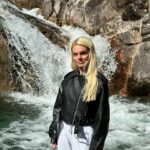 Fanny Rodrigues Instagram - O Gerês. Uma verdadeira pérola. Aliás, moramos num País que é um verdadeiro Baú. Um País rico. Um País bonito. Sorte a minha por ter feito cá o programa ontem e ter ficado hoje para conhecer um pouco mais. Um verdadeiro bilhete Postal 💚