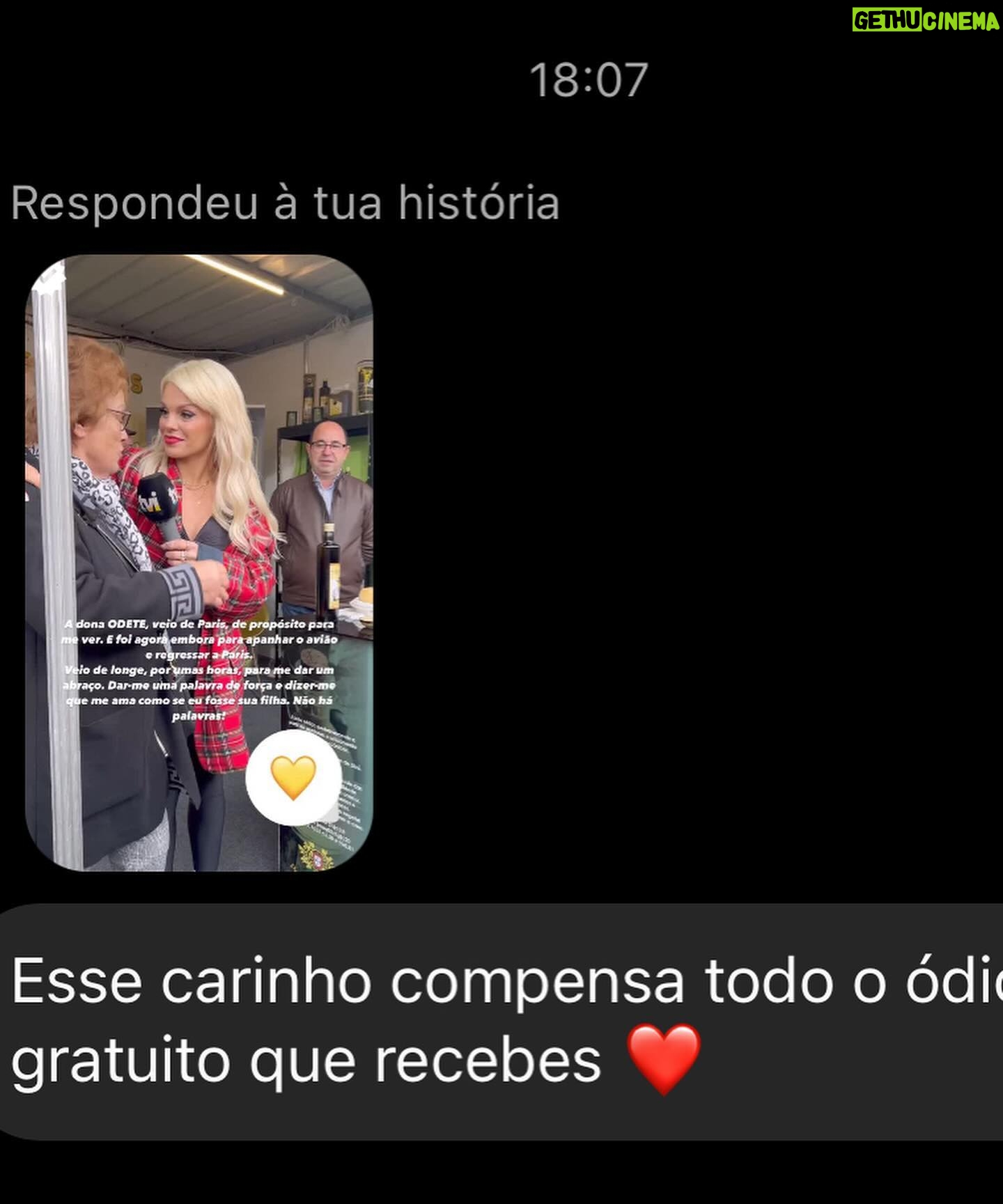 Fanny Rodrigues Instagram - A Odete, hoje não imagina o bem que me fez. O abraço dela carregou-me o coração. A alma e deu-me esperança. A Odete chegou hoje ao aeroporto de Lisboa às 8:30 (veio de Paris), alugou um carro e veio até Ansião, para me conhecer pessoalmente. Já o tinha tentado fazer antes, mas não conseguiu. (Eu acho é que Deus realmente sabe o que faz). Esteve comigo, abraçou-me e disse que me ama como se eu fosse filha dela. Entre outras palavras de conforto. Secou-me as lágrimas. Foi amparo, no meio da minha fragilidade. Esteve ali comigo. E foi embora porque tinha de voltar ao aeroporto, para regressar a Paris. Tudo no mesmo dia!!! Não existem palavras para descrever a Odete. O “esforço” que fez para me dar amor e colo. Nunca, mas nunca me esquecerei. O Amor. É isto! O amor, está refletido na Odete. E hoje, conseguiu fazer com que ele se refletisse em mim. A todas as “Odetes”, do País e do Mundo que espalham amor, o meu muito obrigada 🙏🏼🤍
