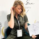 Fanny Salvat Instagram - Hier, je vous ai annoncé l’ouverture du centre de formation FAN SUN ACADEMY 🖊. Après des heures, des jours et même des nuits de travail, nous vous dévoilons enfin notre nouveau projet, notre centre de formation. Pleins d’émotions et de fierté, je me suis fixée un but et je suis sur le bon chemin. Plus de 40 formations, formatrices qualifiées, 2 centres fixe #s et déplacement dans toute l’Europe ! Merci à vous, de votre soutient, votre encouragement et de l’engouement autour du projet @fansun.officiel ! #fansunacademy #academy #fansun #formation #diplomate #projet #concrétisation