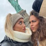 Fanny Salvat Instagram - The statue of liberty, Une découverte incontournable de New York, malgres le froid, c’est magique ! 🇺🇸 #thestatueofliberty #newyork