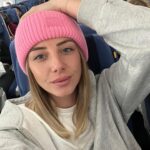 Fanny Salvat Instagram - Go to NEW YORK !!! 😍 On va essayer pendant tout notre séjour de vous partager des vidéos, des bons plans et des galères sur tiktok ! ☺️ Vous aimeriez des tiktoks ? 🫣 #newyork #fly #travel