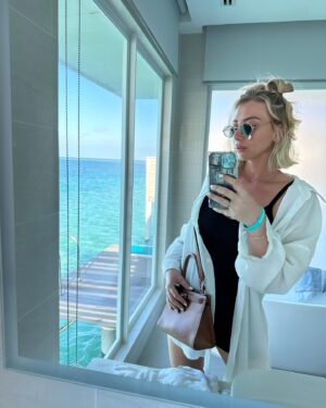 Fanny Salvat Instagram - Une story des Maldives ! 😍❤️

#maldive #dauphins #sunset #travel