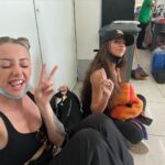 Fanny Salvat Instagram - Mon meilleure binôme, ma femme🧡 @jessicaerrero_official On a souvent peur du lion mais ce sont les lionnes qui attaquent 🦁😉 #laa6 #lesapprentisaventuriers #w9 #palawan