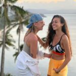 Fanny Salvat Instagram - The woman has the power and the boobs ! 😉 🫣 @jessicaerrero_official #woman #love #laa6