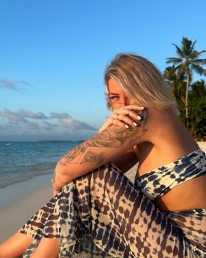 Fanny Salvat Instagram - Welcome to Maldives with @kandima_maldives 🐚 
Ça fait rêver non ? 🫣
#maldives #kandima #travel