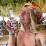 Fanny Salvat Instagram - Super journée à la plage @pampaplage . 🏝 ET j’ai pensée à vous ! 😏 Si je vous fait gagner une journée pour 2 personnes à la plage, transat, repas et une boisson @pampaseltzer et vous repartez avec une box de leur boisson plusieurs arômes ? Pour participer c’est très simple : - Like ♥️ - abonne toi à mon compte et à celui de @pampaseltzer ⬅️ - identifie la personne avec qui tu veux passer la journée plage . 😬 Tirage au sort samedi 10 juillet. Bonne chance 🍀 ❤️