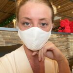 Fanny Salvat Instagram - Selfie de déconfinement ! 😷