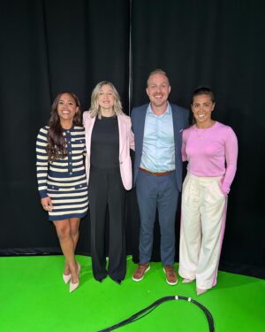 Fara Williams Instagram - Enjoyable couple of days in studio with @bbcsport covering the @fifawomensworldcup.
Great result for both @lionesses and France. 🤛🏽