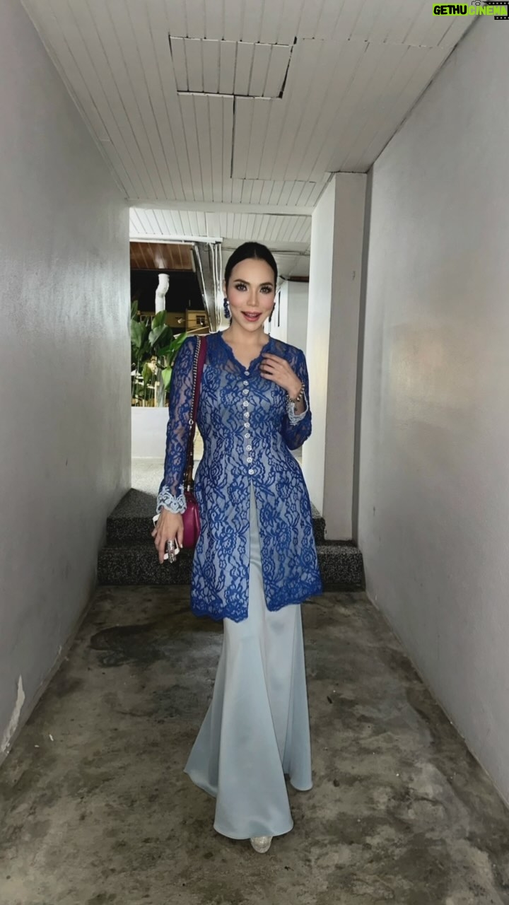 Farahdhiya - 3 Likes - Thank you so much IPD Gombak for having me last night. Terima kasih Tuan Ariffin,Ketua Polis Daerah Gombak kerana sudi berduet sama.Majlis yg sgt meriah 💙 #fdatwork