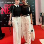 Farahdhiya Instagram - Semalam ke tayangan perdana filem ‘Jemputan Ke Neraka’ atas jemputan @darlingasri Thanks so much for having me babe and all the best utk filem ni @annengasri_official !!! Kalau korang suka filem2 seram yg menakutkan pls go and support ‘Jemputan Ke Neraka’ yg akan keluar dlm beberapa hari ni di pawagam k?Jgn pegi sorang,ajak family & kawan2,kalau terkejut boleh pegang orang sebelah!😄👍🏻