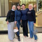 Farahdhiya Instagram - There’s something special about friends that u’ve had for more than 15 and 20 years. It’s not that ordinary friendship. The connection and the way we vibe is a different level,we don’t allow any negativity/toxicity to come in between,Alhamdulillah,I’m thankful for what we have,may we grow old and make more beautiful memories together. I somehow imagine ni la kakak2 saya yg akan sibuk bila saya kahwin nanti 🤭🥰❤️ @jzjuliana @zizieizette @_ilyka_ #empatsekawan
