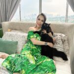 Farahdhiya Instagram – Saya akan sayang awak kalau awak sayang kucing 🐈‍⬛☺️