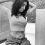 Farnaz Shetty Instagram – Feel 🖤🤍
.
.
.
.
.
.
.
.
.
.
.
.
.
.
.
.
#imperfectgirl