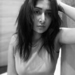Farnaz Shetty Instagram – Feel 🖤🤍
.
.
.
.
.
.
.
.
.
.
.
.
.
.
.
.
#imperfectgirl