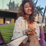 Farnaz Shetty Instagram - In the Moment 🌅 . . . . . . . . . . . . . . . . . . . . . . . . . . . . #sunset #moment #friends #life #beauty #surreal #pure #divine #protected #real #sublime #nature #horizon #sky #sun #earth #oneness