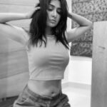 Farnaz Shetty Instagram – Feel 🖤🤍
.
.
.
.
.
.
.
.
.
.
.
.
.
.
.
.
#imperfectgirl