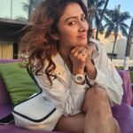 Farnaz Shetty Instagram - In the Moment 🌅 . . . . . . . . . . . . . . . . . . . . . . . . . . . . #sunset #moment #friends #life #beauty #surreal #pure #divine #protected #real #sublime #nature #horizon #sky #sun #earth #oneness