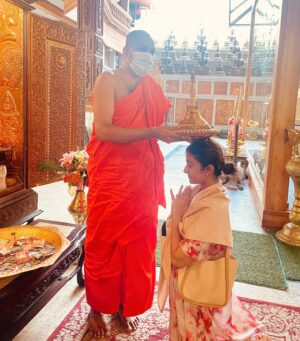Farnaz Shetty Instagram - Gangaramayana 🤍🇱🇰 
.
Pure Mystical experience with this beautiful soul @ridtiwari 🧡 
.
.
.
.
.
.
.
.
.
.
.
.
.
.
#unforgettable #divine #existence #buddha #love #god #godschild #pure #srilanka #gangaramayana #travel #elephant #buddha #instagood #instagood #instadaily #friends #soulmates #happyplace #happyday #souls