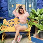 Farnaz Shetty Instagram – Sundays Should come with a Pause button ⏸️🌸☺️💕
.
.
.
.
.
.
.
.
.
.
.
.
.
.
.
.
.
.
.
.
#sundays #brunch #vibe #pinkvibe #bershka #armaniexchange #sneakers #top #mango #belt #shades #aldo #instagood #instalike #instagram #instadaily #sunday #candies #purple #yellow #vibrant