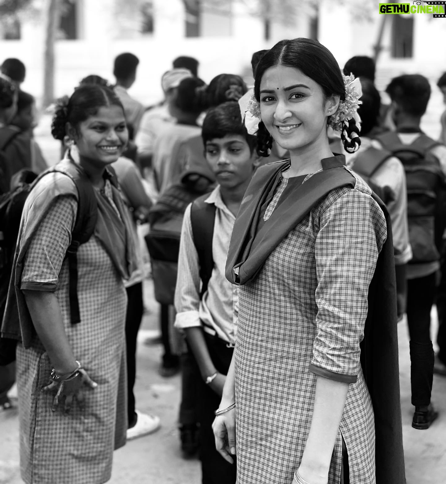 Farnaz Shetty Instagram - बचपन 🧡 . #Rambo . . . . . . . . . . . . . . . . . . . . . #bnw #childhood #bachpan #raw #pure #noinhibition #divine #surreal #love #kind #innocent #instagood #instagram #instamoment #school #memories