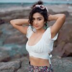 Farnaz Shetty Instagram – Let it flow 💝
.
.
.
@kalyans_photography 
@sidandpiyu 
.
.
.
.
.
.
.
.
.
.
.
.
.
.
.
.
.
.
#reelitfeelit #reeloftheday #instareel #reelsvideo #reelindia #reelsviral #beauty #natural #bohemian #love #fashion #beachvibe #rock #girl #instadaily #instagood #girl #portraitphotography #vibe #tribe