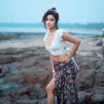 Farnaz Shetty Instagram – The heart that goes all out , will find a way one day ♥️🌹
.
.
@kalyans_photography 
Thankyou for this one 🌹
@sidandpiyu guys ♥️
.
.
.
.
.
.
.
.
.
.
.
.
.
.
.
.
.
#beach #love #wave #rock #sun #moon #allout #heartway #beauty #divine #natural #surreal #bohemianstyle #bohemian #white #fresh #skirt #instagram #instadaily #instalove #girl