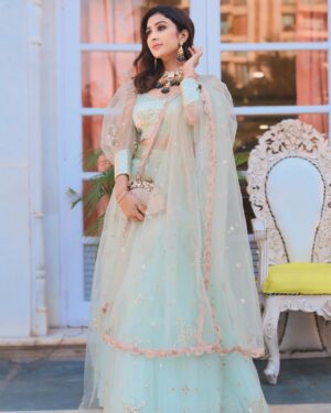 Farnaz Shetty Instagram - Some days I wish I could go back in life , not to change anything , but to feel a few things twice 🤍💜 🕊️ 

Wearing @odette_style 
Accessories @odette_style 💜

📸 @starganza 

Hair and makeup 
@vikas_marwah_hairsalon 💜

.

.

.

.

.

.

.
#wedding #artikishadi #dressed #net #odette #beauty #sophesticated #classy #dreamy #pastel #pastelgreen #sequence #function #occassion #divine #live #fashion #Instagram #instafashion #vibe