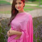 Farnaz Shetty Instagram – हज़ारों ख़्वाहिशें ऐसी कि हर ख़्वाहिश पे दम निकले 
बहुत निकले मिरे अरमान लेकिन फिर भी कम निकले 🌷
.
.
.
.
.
.
.
.
.
.
.
.
.
.
.
.
.
.
.
.
.
.
.
#surreal #calm #peaceful #godschild #saree #indian #instagood #instadaily