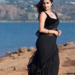 Farnaz Shetty Instagram - “Recipe for Dreams Made of Reality , Mixing the Ingredients of Aspiration, Hard Work, and Belief 🖤💙 . 📸 @starganza ♥️ 👗 @navya.marouthu 💝 . . . . . . . . . . . . #dream #Reality #water #earth #sky #blue #saree #black #pose #beauty #fit #focus #glamour #glam #fashion #instafashion #instamood #instagram #instagood #instadaily #instalike #desire #captivate #spellbound #photoshoot #photography #hair #makeup #imperfect #perfect