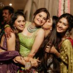 Farnaz Shetty Instagram - Bridesmaids 🤎 #dipakkiarti @artisingh5 @garima_prem @farnazshetty