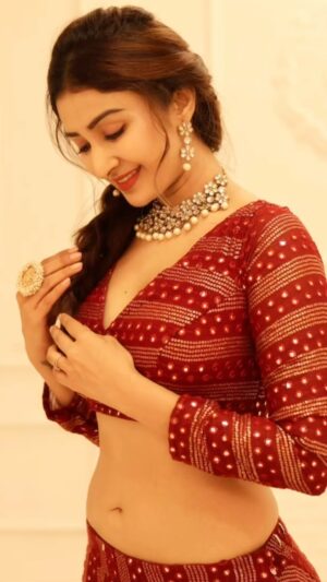 Farnaz Shetty Instagram - ♥️
.
.
.
.
.
.
.
.
.
.
.
.
.
.
.
.
.
.
.
.
.
.
.
.
.
#red #ethnic #indian #selflove #work #progress #focused #divine #pure #dreamy #instagram #instalove #instafam #instadaily #staticreel