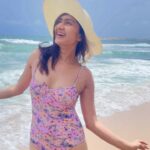 Farnaz Shetty Instagram - Happy vibes looks like this ☺️ . Capture by ♥️ @ridtiwari 😘 . . . . . . . . . . . . . . . . . . . . #love #happy #beach #positive #blessed #god #kindness #happysoul #instagram #instareel #i nstadaily #instamood #reelitfeelit #reelsinstagram #reelkarofeelkaro #happyday #srilanka #cleanbeaches #vibes #swimsuits #floral #monokini #hat #sunshine #morningvibe #life #live #power #selflove
