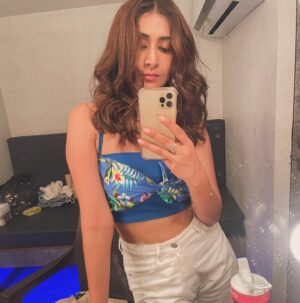 Farnaz Shetty Instagram - Team “Video Cam Scam “. 💖
.
.
.
.
.
.
.
.
.
.
.
.
.
#teamvcs #vcs #videocamscam #epicon #bluedrop #producer #actor #director #webseries #real #sextortion #sensitivesubject #voiceit #humanright #viralsong #viralpost instadaily #instaeveryday #instagood #web