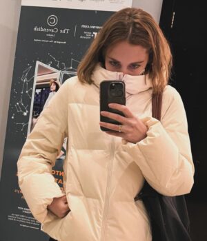 Fatima AlBanawi Instagram - If it’s a rainy holiday, I prefer to write.
لو كانت الإجازة ممطرة، أفضّل أكتب.
• • •
#fatimaalbanawi #holidayseason #rain #londonmornings #showtime #development #writing #coffeeshop #iwrite #فاطمة_البنوي #صبحيات #كافيهات #لندن #أجواء_ممطرة #الدنيا_ربيع