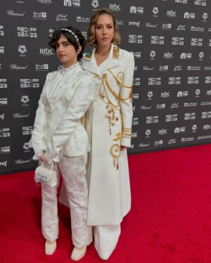 Fatima AlBanawi Instagram - 𝗖𝗹𝗼𝘀𝗶𝗻𝗴 𝗖𝗲𝗿𝗲𝗺𝗼𝗻𝘆 of @redseafilm.. In closing days, I reflect over my 𝚙𝚛𝚎𝚜𝚎𝚗𝚌𝚎, how I made people 𝙸 𝚕𝚘𝚟𝚎 𝚊𝚗𝚍 𝚊𝚍𝚖𝚒𝚛𝚎 feel, how my 𝚎𝚗𝚎𝚛𝚐𝚢 was spread and the 𝚝𝚘𝚗𝚎 it 𝚌𝚘𝚖𝚖𝚞𝚗𝚒𝚌𝚊𝚝𝚎𝚍, how my boundaries were 𝚑𝚎𝚕𝚍 or 𝚋𝚛𝚘𝚔𝚎𝚗, how the 𝚖𝚊𝚜𝚔𝚜 and shields were used 𝚘𝚛 𝚊𝚋𝚞𝚜𝚎𝚍, how 𝚖𝚢 𝚐𝚘𝚊𝚕𝚜 were compromised, 𝚖𝚘𝚕𝚍𝚎𝚍, 𝚘𝚛 𝚊𝚌𝚑𝚒𝚎𝚟𝚎𝚍, how the child in me is 𝚐𝚛𝚘𝚠𝚒𝚗𝚐, how the dreamer in me is 𝚍𝚛𝚎𝚊𝚖𝚒𝚗𝚐, how the leader in me is 𝚕𝚎𝚊𝚍𝚒𝚗𝚐, and on what side 𝙸 𝚠𝚒𝚕𝚕 𝚠𝚊𝚔𝚎 up the morning 𝚊𝚏𝚝𝚎𝚛 all this has 𝚙𝚊𝚜𝚜𝚎𝚍.

صور من الحفل الختامي لمهرجان البحر الأحمر السينمائي. وفي أيام الختام، أراجع نفسي وحضوري، وكيف خلّيت اللي حولي من ناس أحبها وأحترمها تحسّ، وكيف طاقتي انتشرت وايش حكّت وقالت، وكيف حدودي احتُرِمت أو انتُهِكَت، وكيف أقنعتي استخدمت، وكيف أهدافي تحققت أو تواضعت أو تهمشت، وكيف الطفل اللي في داخلي بيكبر، وكيف الحالمة اللي في داخلي بتحلم، وكيف القائدة اللي في داخلي بتقود، وعلى أي جهة رح أصحى بعد كل هذه الدوامة ما تنتهي؟
• • •
𝗧𝗵𝗲 𝗙𝗮𝗯𝘂𝗹𝗼𝘂𝘀 𝗛𝗮𝗿𝗱𝘄𝗼𝗿𝗸𝗶𝗻𝗴 𝗧𝗲𝗮𝗺 
Stylist: @kilani_zeina 
Outfit: @azziandosta 
Jewelry: @cartier 
Makeup: @shymaa_makeup
Hair: @lamiya_mustapah
Account Manager: @habibaasabry
Assistant: @roaa.basseet
• • •
#redseafilm #fatimaalbanawi #فاطمة_البنوي #saudiarabia #saudifilm #filmmaking #filmfestival #مهرجان_البحر_الأحمر_السينمائي_الدولي