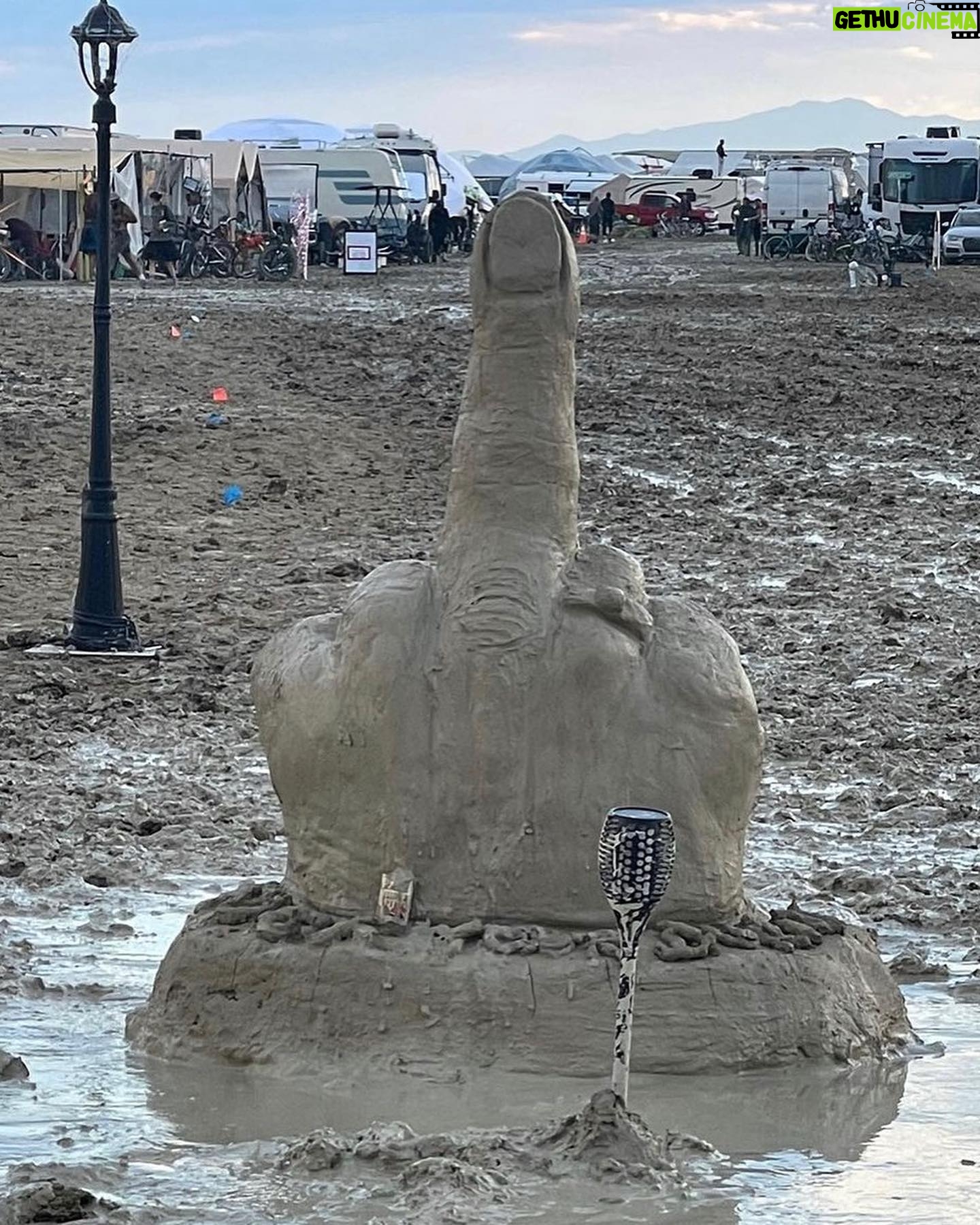 Fatima Robinson - 7.4K Likes - To be able to be childlike, free, and connected to the most like minded people you will ever meet. What a fun time hanging with some of my favorite people on the playa. Love my Tribe
@seebarila @bryndian28 @hismajestyjudahisvaran @browne.andrews @verniceflygirlarmour @slightlybougie @dreeemy @timogranzotti