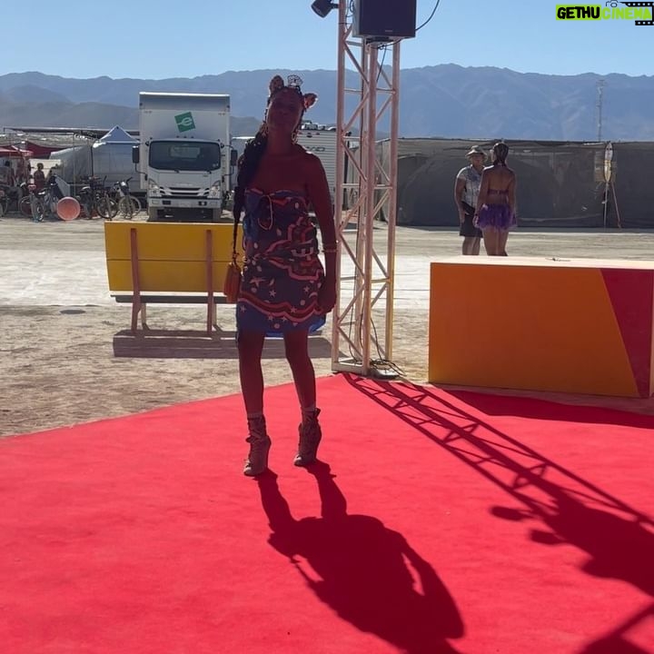 Fatima Robinson - 7.4K Likes - To be able to be childlike, free, and connected to the most like minded people you will ever meet. What a fun time hanging with some of my favorite people on the playa. Love my Tribe
@seebarila @bryndian28 @hismajestyjudahisvaran @browne.andrews @verniceflygirlarmour @slightlybougie @dreeemy @timogranzotti