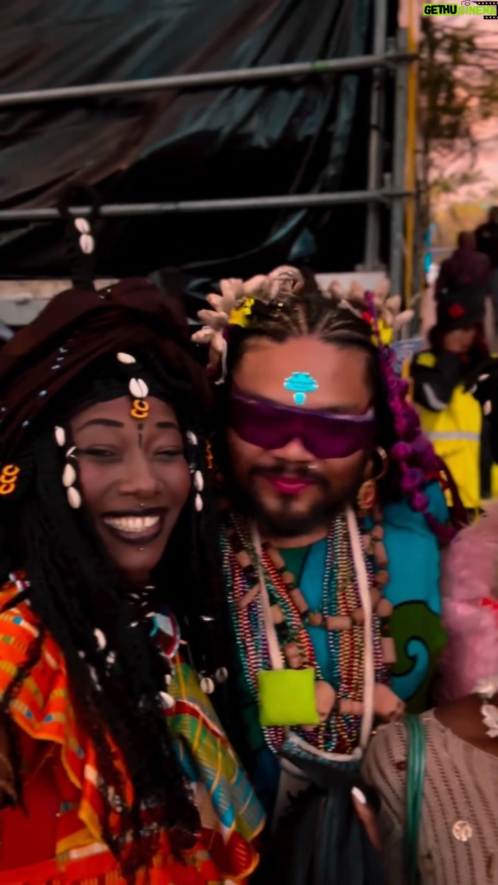 Fatoumata Diawara Instagram - Day 3 in Mexico π²π½! The show was crazy we had fun. Thanks you brother @damonalbarnunofficial for the invitation. I love you all β€οΈβ€οΈππΎ!! @jojoabot @pongo_official @moonchildsanelly @gorillaz @africaexpresshq.