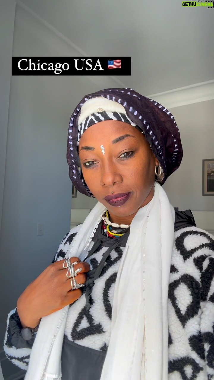 Fatoumata Diawara Instagram - Thank you so much @citywinerychi for the warm welcome! We had a GREAT time last night in Chicago USA πΊπΈ ! Much loveeeeeβ€οΈβ€οΈβ€οΈπΊπΈππΎππΎππΎπΈπ₯ππ§ππΎ!