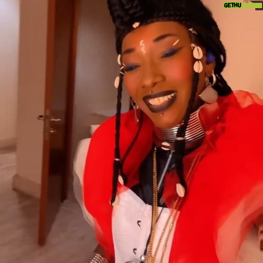 Fatoumata Diawara Instagram - Grazie mille #italia 🇮🇹 ! We've had an amazing time @romaeuropa @h_earthbeatfestival Much loveeeeee ❤️❤️❤️❤️❤️🙏🏾🙏🏾🙏🏾!