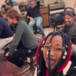 Fatoumata Diawara Instagram - Anniversaire de mon frère -M- ❤️❤️❤️🙏🏾! J’ai passé 2 magnifiques journées de bonheur, de joie et de travail acharnés ! Pour clôturer cette belle année, un projet incroyable, en collaboration avec mon frère Matthieu Chedid -M- que j’aime énormément, est en cours de réalisation. Merci seigneur une fois de plus pour ta grâce. Bon anniversaire à toi mon frère -M- 🙏🏾❤️🙌🏾! Nous t’aimons ❤️❤️❤️🙏🏾🙏🏾 ! Que Dieu veille toujours 🙏🏾🙏🏾!