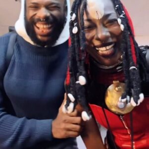Fatoumata Diawara Instagram - Having fun with my brother from the band @the.cavemen in Barcelona after our wonderfull shows in Spain. Much loveeeeee ❤️❤️❤️🙏🏾 Mali 🇲🇱 and Nigeria 🇳🇬 together 🫶🏾 Big loveeeeee Africa ❤️🙏🏾