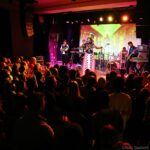 Fatoumata Diawara Instagram - Merci pour votre incroyable énergie Somerville !! Une soirée inoubliable au @crystalballroomsomerville ! Ce soir, nous arrivons à San Francisco, êtes-vous prêts ? Lovee 🙏🏿❤️🙏🏿❤️