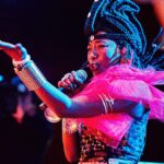 Fatoumata Diawara Instagram - La rockstar malienne Fatoumata Diawara fait monter les décibels pour les Concerts Volants. Extrait de "Fatoumata Diawara, Sissoko Segal Parisien & Peirani et Siân Pottok - Les Concerts Volants", des concerts à retrouver en intégralité sur arteconcert.com. 👋 @fatoumata_diawara__ @cabaret_sauvage_paris