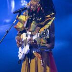 Fatoumata Diawara Instagram - Un excellent Dimanche à toutes et à tous. Quelques images de notre concert à #olympia de Paris. Merci infiniment à tous pour ce moment magique passé ensemble! Loveeeee ❤️❤️❤️❤️🙏🏾! Crédit : #SiânPottok design: #_nour_salam