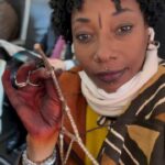 Fatoumata Diawara Instagram - C’est repartie ! Je suis du cœur avec les aigles du Mali 🇲🇱 ! Un excellent week-ends à toutes et tous ✊🏾❤️🙏🏾💃!