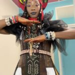 Fatoumata Diawara Instagram - I m ready to go on stage with my mom @angeliquekidjo ! It's an honor to be part of this great celebration✨ Congratulations for your 40 years of career🙏🏿 see you tonight in Paris at the @festivaldemarne ! Thank you mom for the invitation we love you 🙏🏾❤️🎸🙌🏾🔥💧!