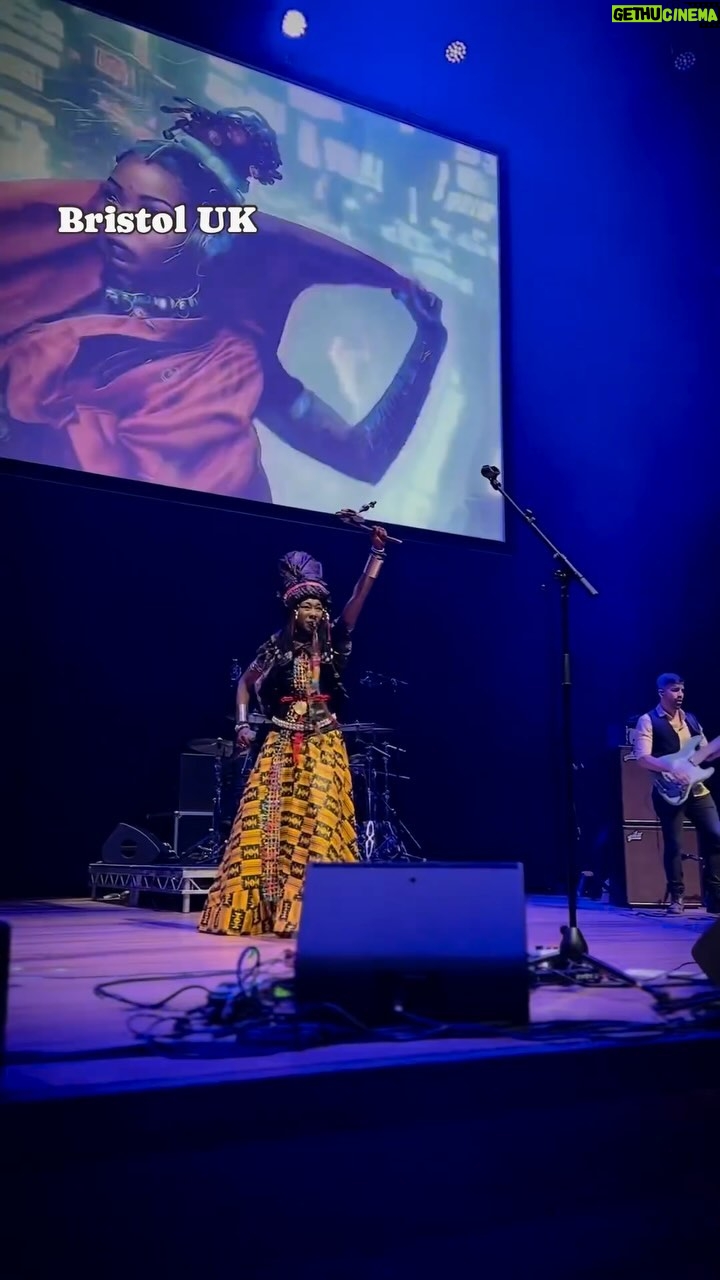 Fatoumata Diawara Instagram - There was a crazy atmosphere last night @bristol_beacon ! We had a great time with an exceptional audience. Thank you from the bottom of my heart for the warm welcome! We LOVE you ❤️❤️✊🏾🙏🏾🙌🏾🇬🇧! See you tonight in London at @kokocamden 🔥💧🙏🏾❤️🎸🎤! Love ❤️!