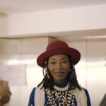 Fatoumata Diawara Instagram - Hier soir, le jeudi 18 avril j’ai pu passer une magnifique soirée organisée par la @sacem à l'auditorium Debussy-Ravel auprès de gens formidables où a été projetée en avant-première mon documentaire Libre et Rebelle diffusé par @canalplus docs. Ce regard très intime sur ma vie explore comment je suis arrivée là où je suis aujourd'hui, en discutant des expériences qui m'ont aidée à mûrir et à devenir la femme que je suis fière d'être aujourd'hui, " un portrait d'une femme polyglotte ". Ce fut un privilège de pouvoir travailler avec une équipe si engagée pour ce projet! Un grand merci à François Clarou pour avoir toujours été à mes côtés, et à Charles Castella pour son formidable travail.❤️❤️❤️ Merci pour toutes les emotions que vous m'avez fait ressentir, que Dieu veille sur vous. Loveee🙏🏾❤️❤️